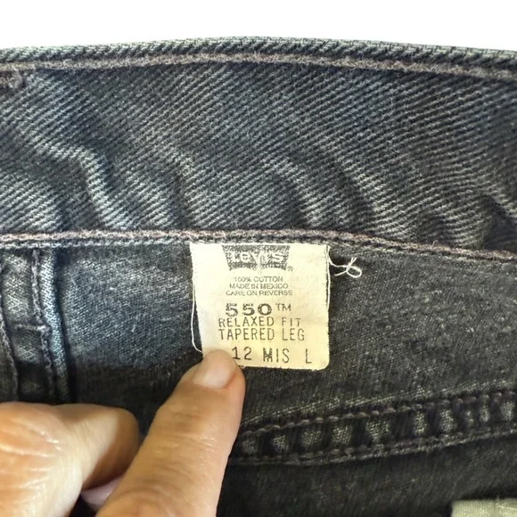 Levi's 550 Women's Black Denim Shorts. Self Cut Black size 12 (29) #1597 - Picture 7 of 8